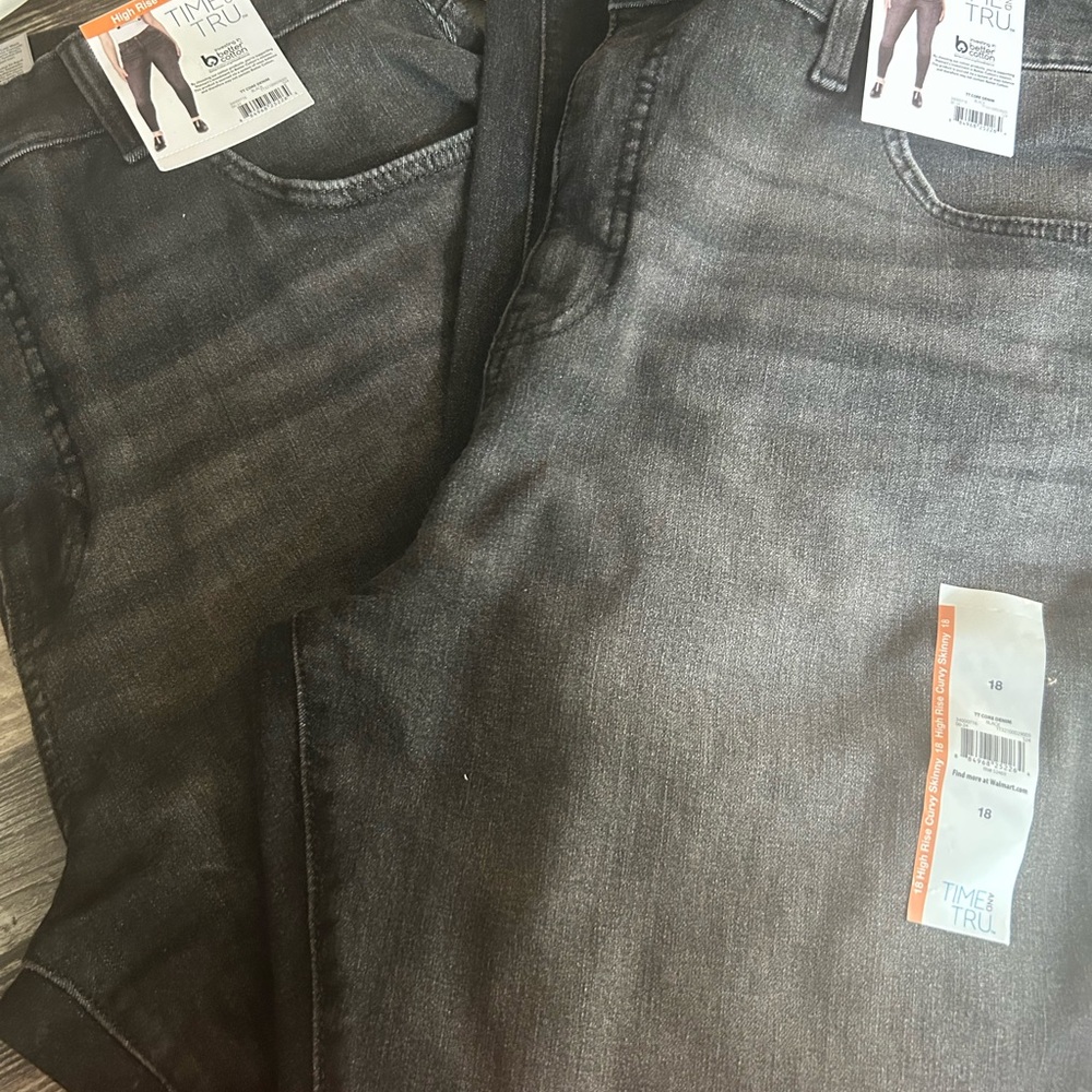 Time and Tru women’s dark Jeans